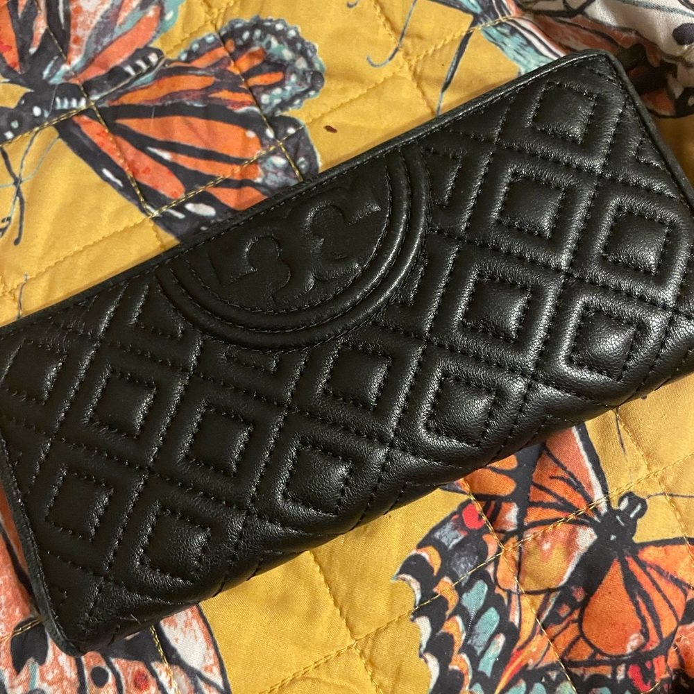 Tory Burch Fleming wallet